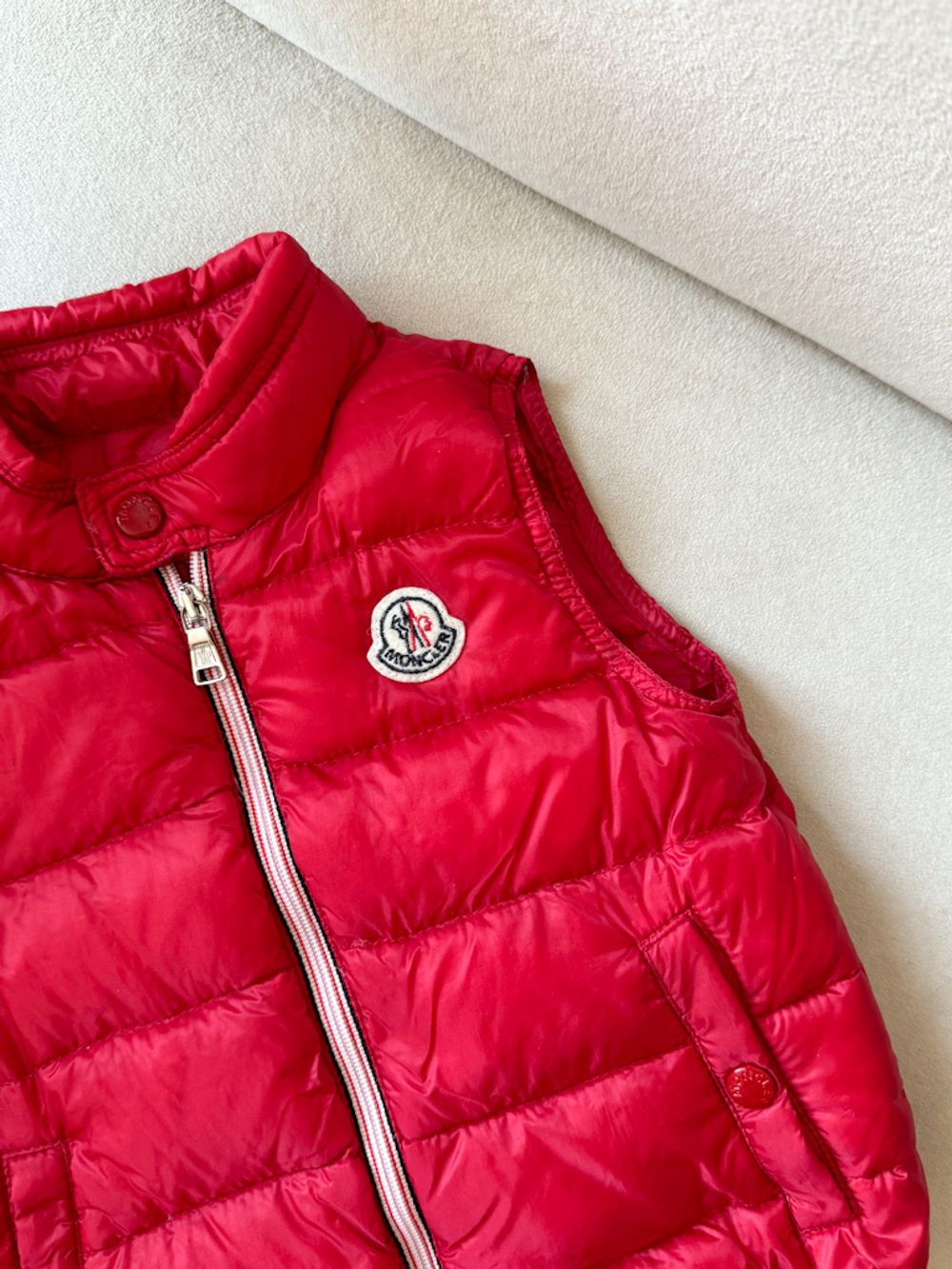 Пуховый жилет Moncler, 80-86