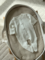 Комбинезон без декора и чепчик, Белый