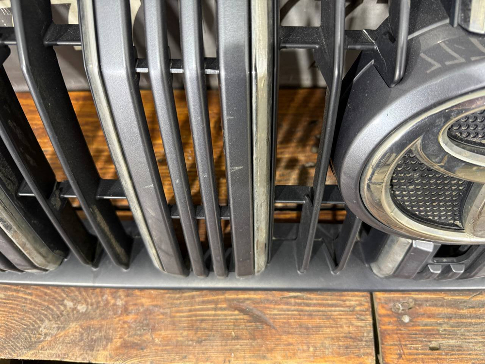 Решетка радиатора Toyota Land Cruiser Prado 150 Б/У Оригинал 5310160F10