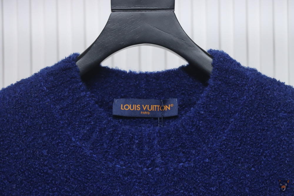Свитер LV