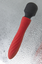 Двусторонний вибромассажер силикон красный 21 см