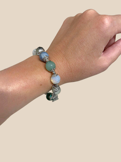 Браслет из бусин с магнитной застежкой