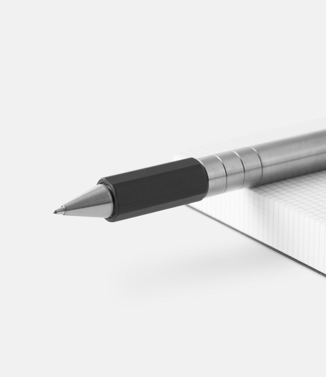 TIJ Pro+ Ball Pen Ebony — модульная титановая ручка