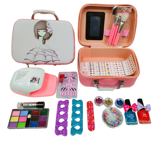Набор " Модница " детской косметики в чемоданчике с LED лампой