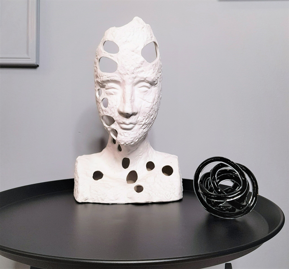 Статуэтка White figure decoration