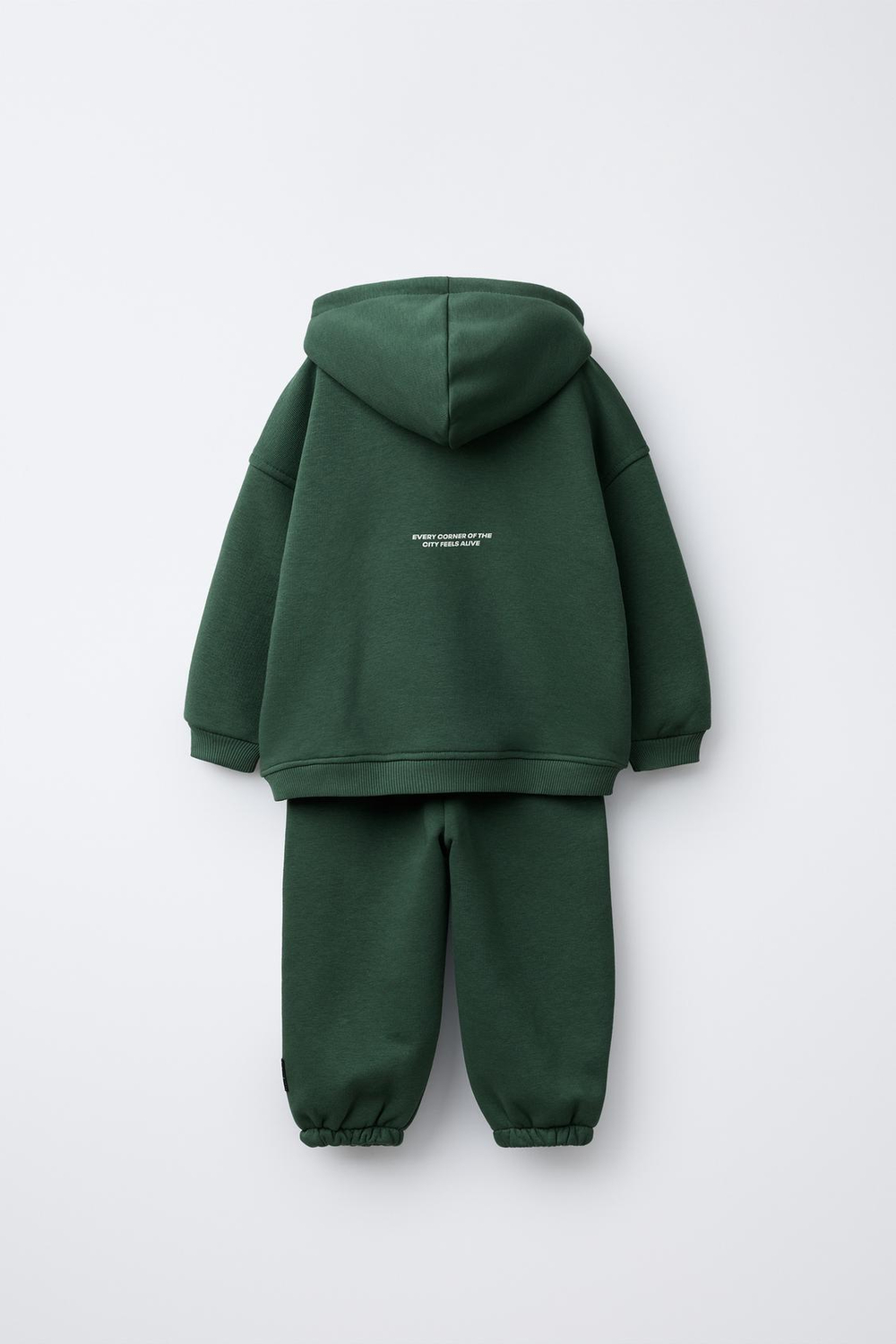 ZARA КОМПЛЕКТ ИЗ ТОЛСТОВКИ И БРЮК-ДЖОГГЕРОВ, ЗЕЛЕНЫЙ