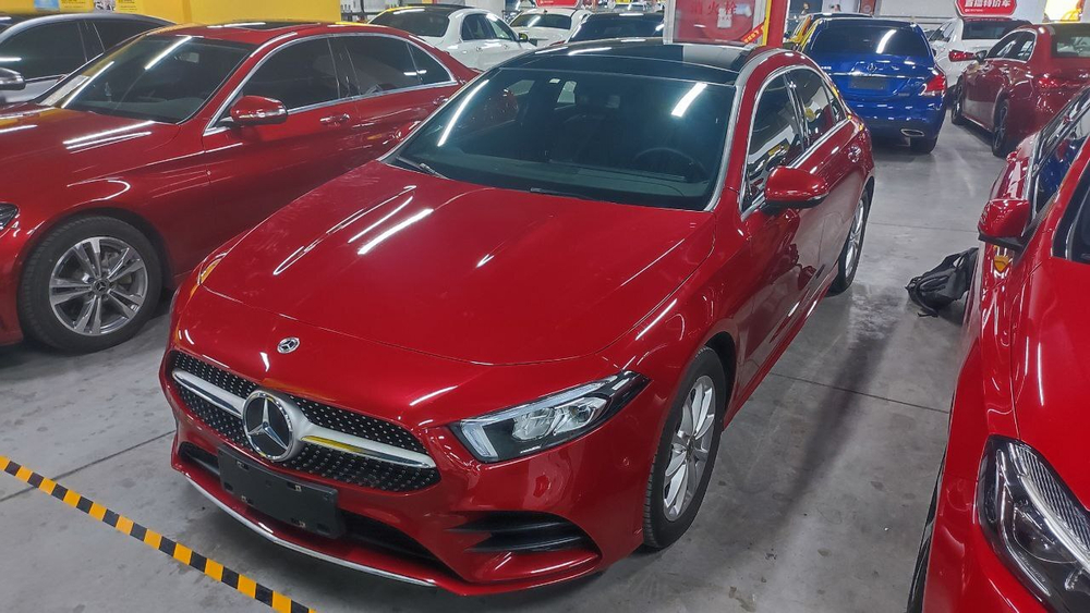Mercedes-Benz A 200 L Sports Sedan Dynamic