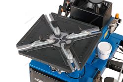 NORDBERG (4639B 380) Станок шиномонтажный полуавтомат, двухскоростной, стол с накладками, взрывная накачка, 380 В, синий