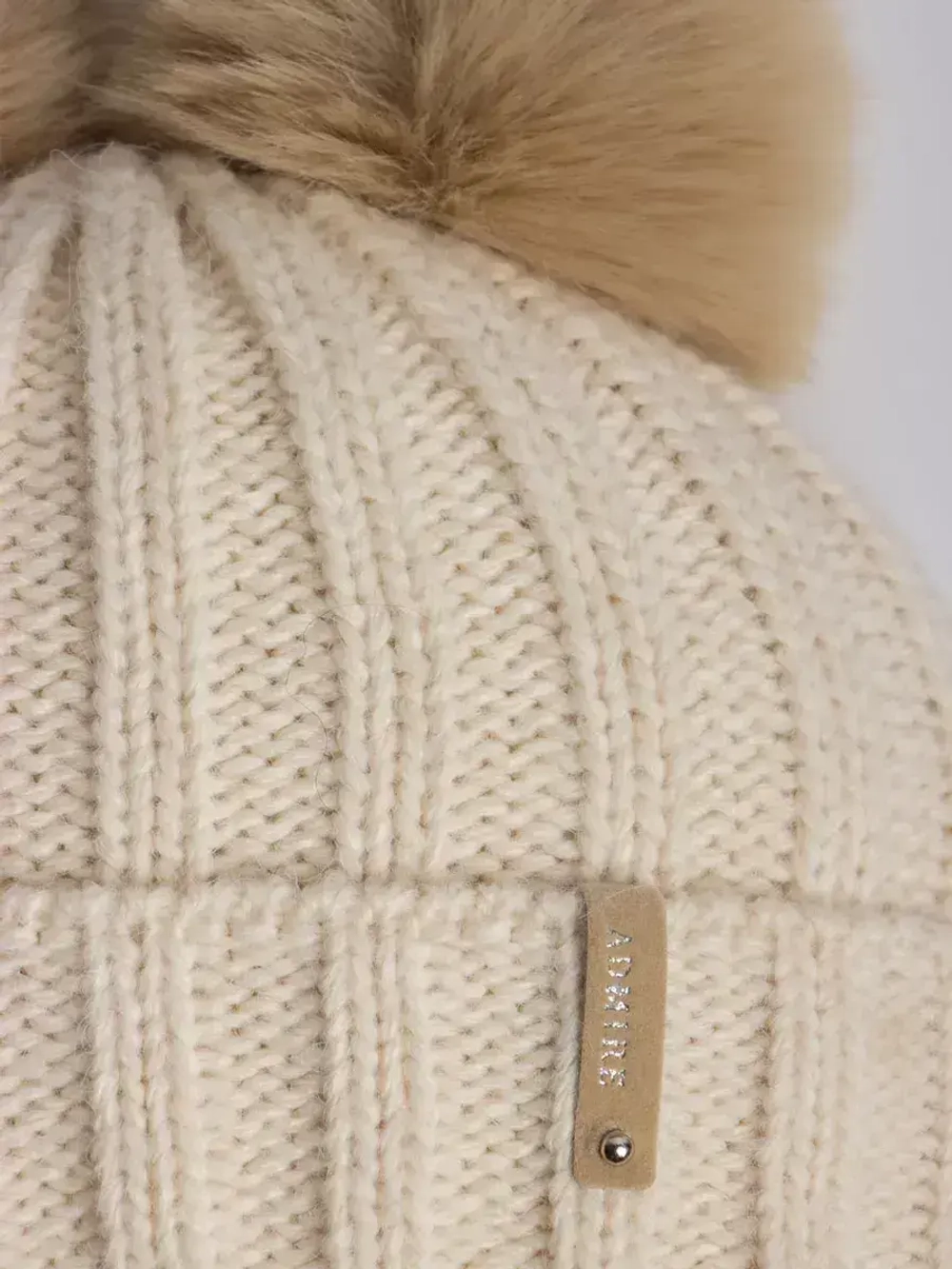 Шапка детская вязаная с помпонами и снуд