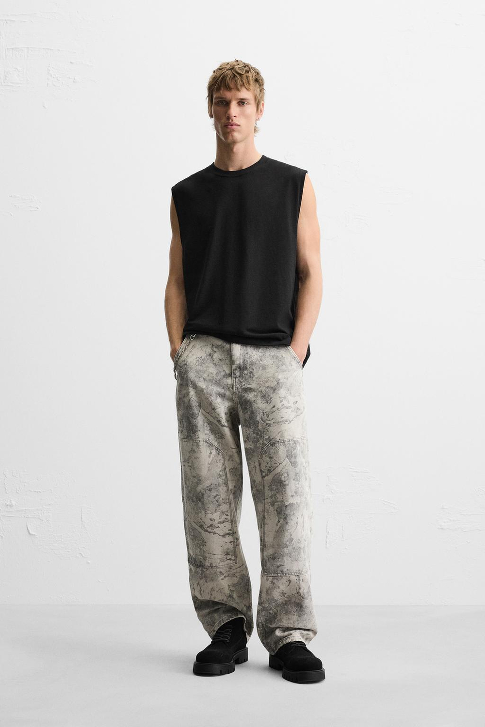 Топ relaxed fit без рукавов
