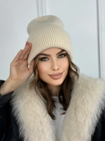 шапка зимняя из ангоры с отворотом вязаная
