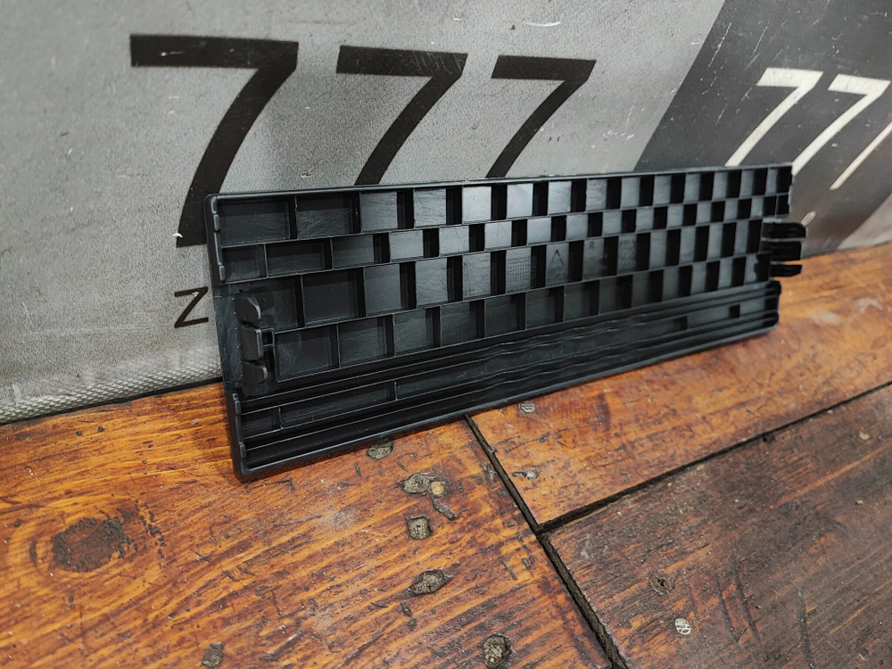 Обшивка багажника правая Geely Boyue Cool 23-нв Б/У Оригинал 8893310944