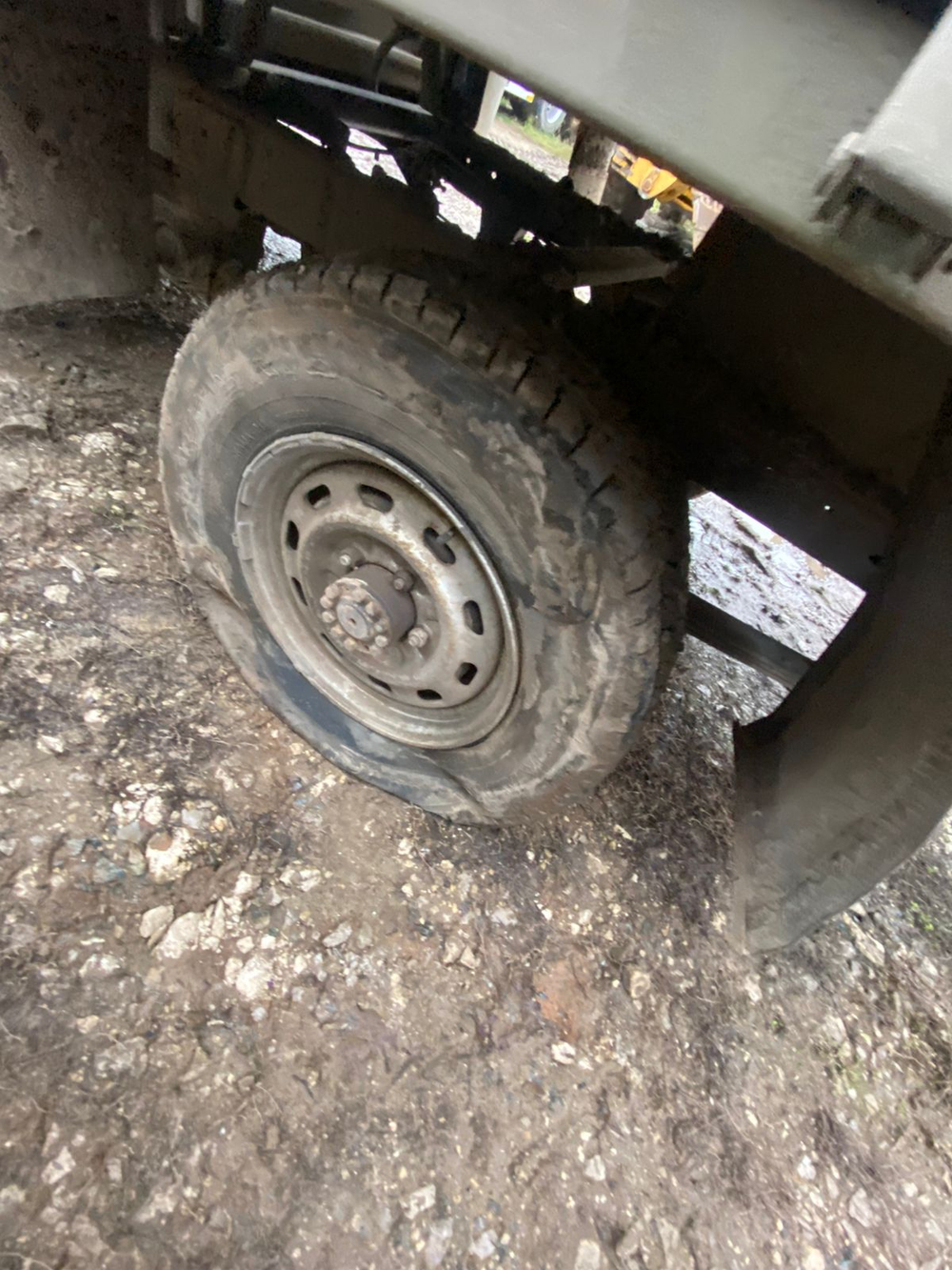 UAZ 3909* Бортовой 390945 (Тент, 4+1 мест, без ABS, Бензиновый, 2,7 л, 112 л.с.)