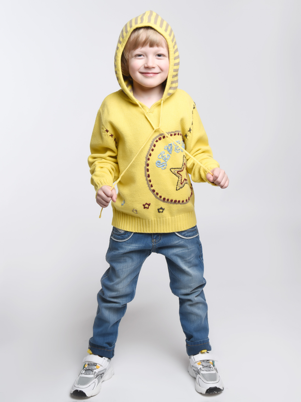 Свитер с капюшоном для мальчика