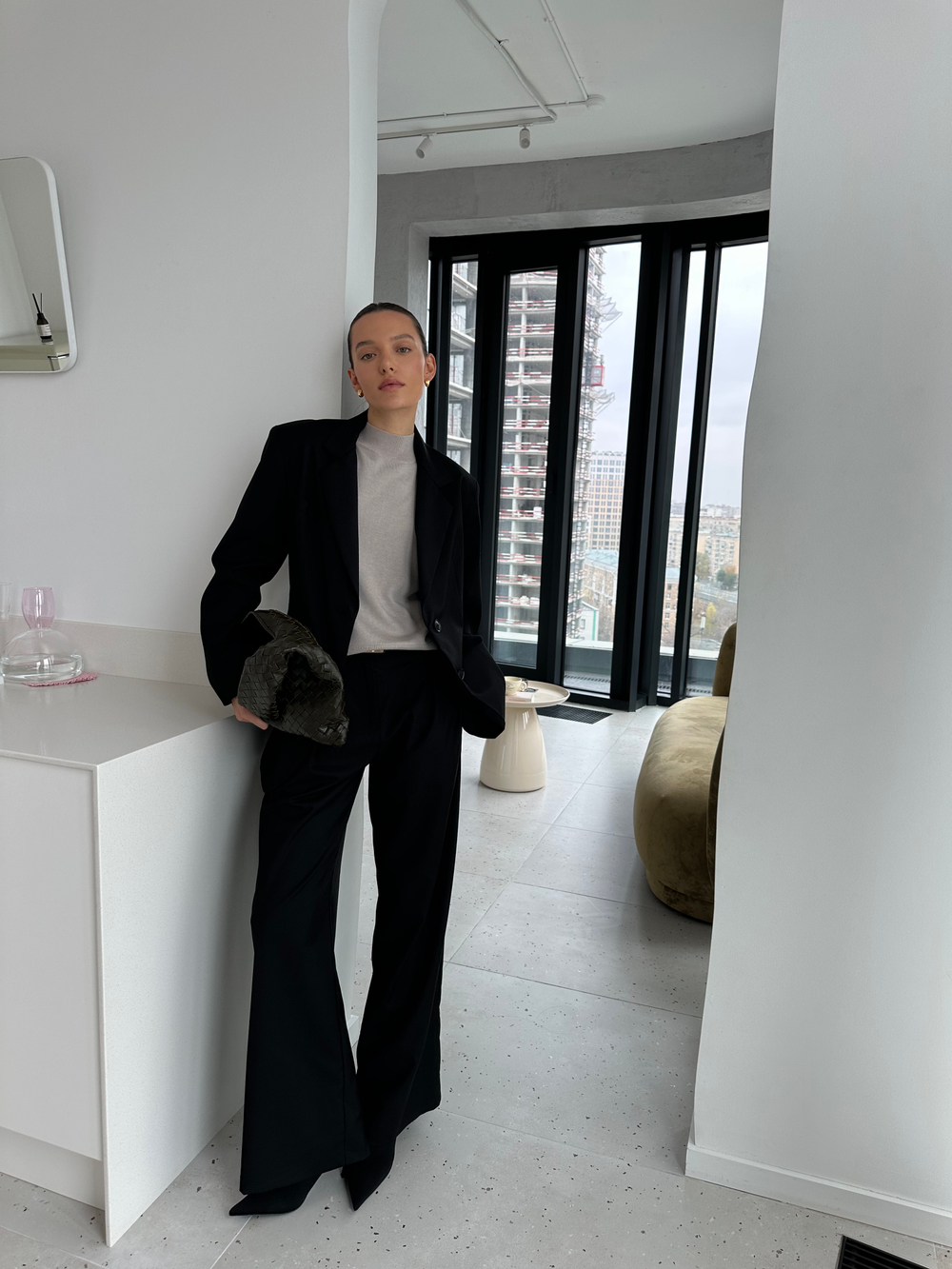 Джемпер из вискозы с шерстью с коротким рукавом серо-бежевый