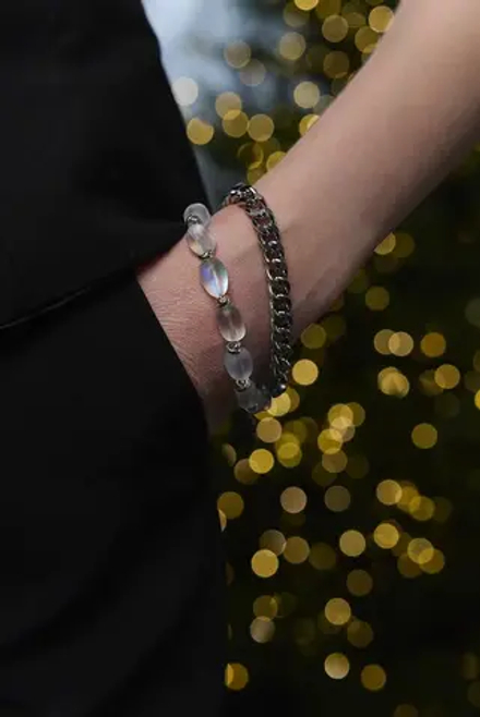 Браслет цепи и опалы, оттенок серебро