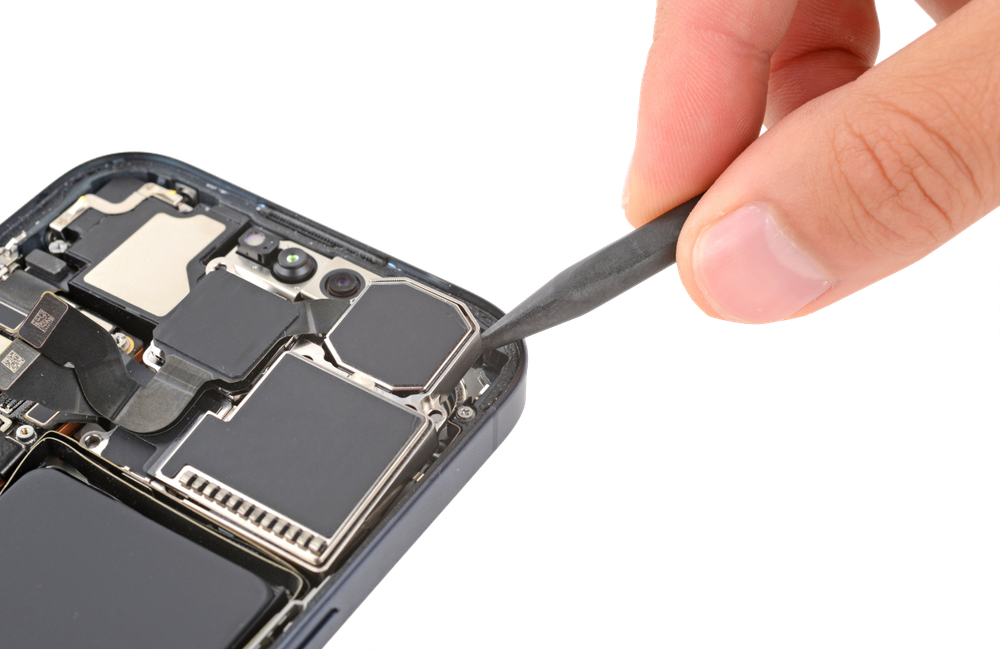 Замена основной камеры на iPhone 15 Pro