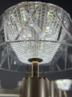 Люстра потолочная светодиодная на штанге Lanbos, 8 LED ламп, 64 Вт, 25 кв м, золото