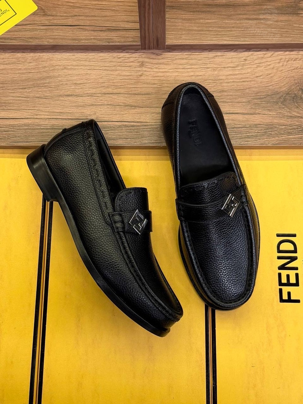 Лоферы Fendi