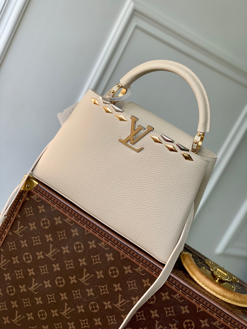 Louis Vuitton Capucines MM