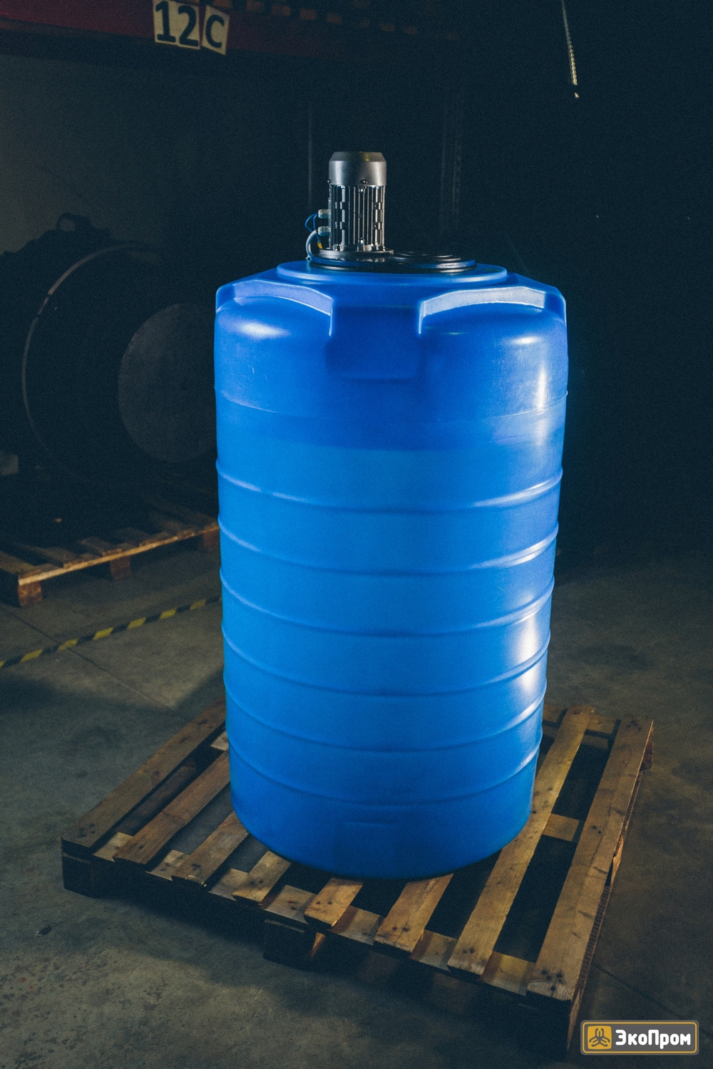 Емкость пищевая ЭкоПром TR с лопастной мешалкой 3000 л. вертикальная (170x170x179см;синий) - арт.555690