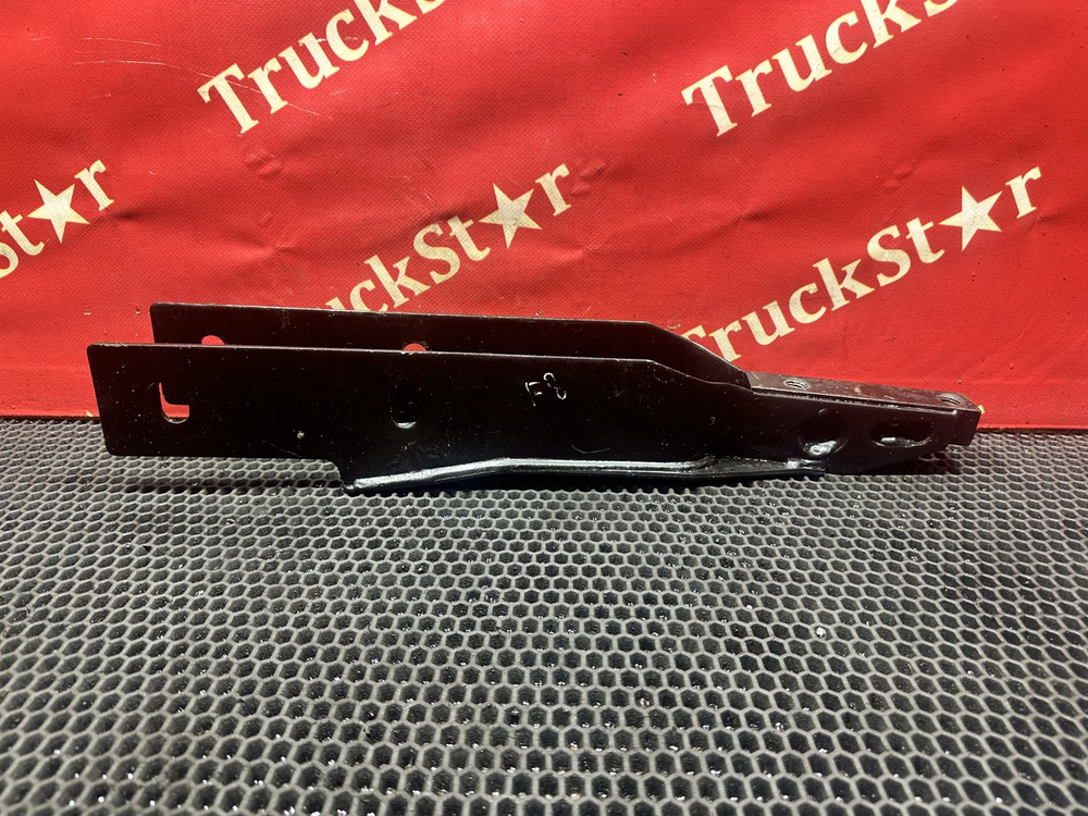 Кронштейн торсиона кабины правый 2023г.