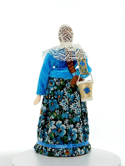 Фарфоровая кукла коллекционная Водоноска-казачка