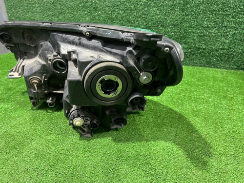 Фара правая Toyota RAV 4 CA40 (2015-2019) галоген