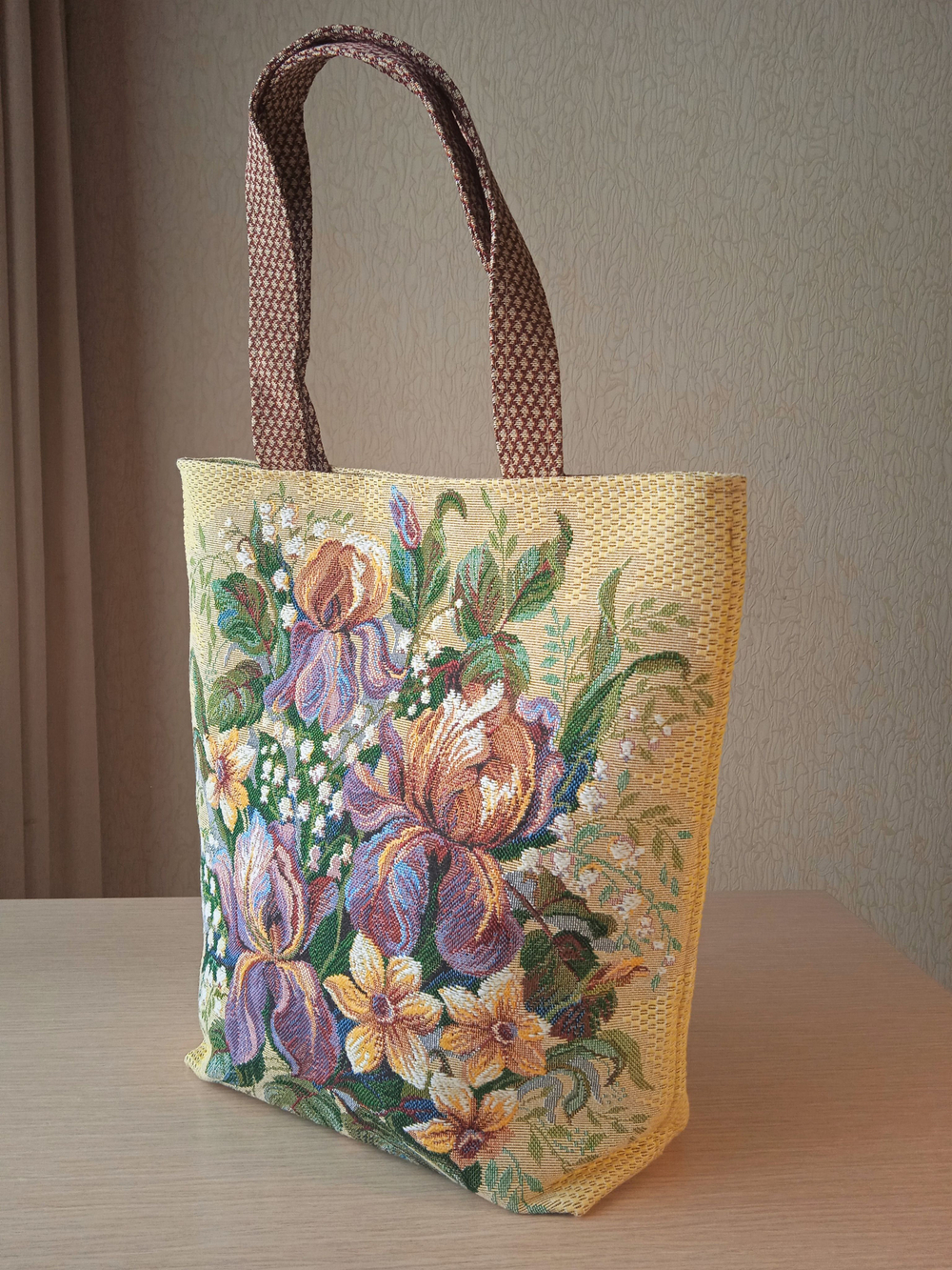 Гобеленовая сумка Весенний букет (39х39х12)