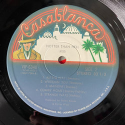 Винтажная виниловая пластинка LP Kiss Hotter Than Hell (Japan 1976) (No Obi) Bogart Labels