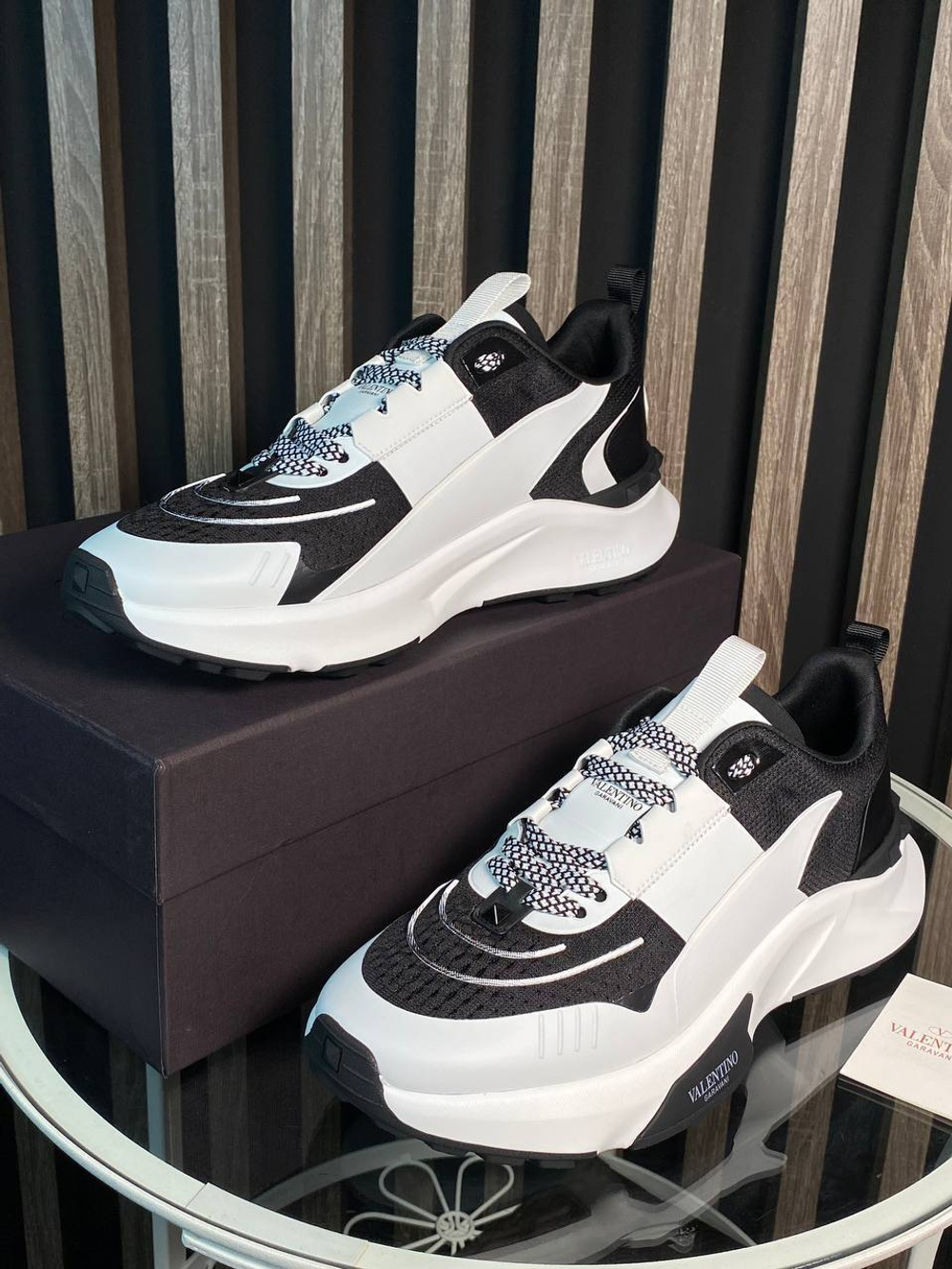 Кроссовки Valentino