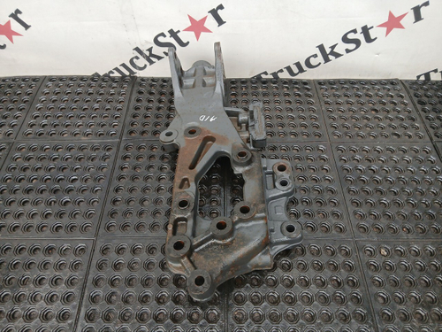 Кронштейн усилителя бампера правый