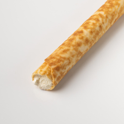 Вафельная трубочка со сливочным кремом