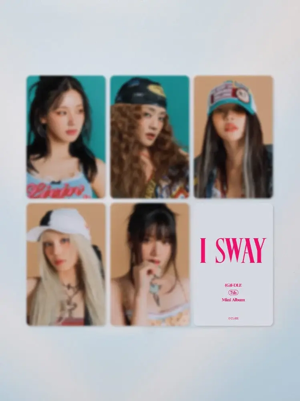 Сет рандомных фотокарт I-DLE I SWAY