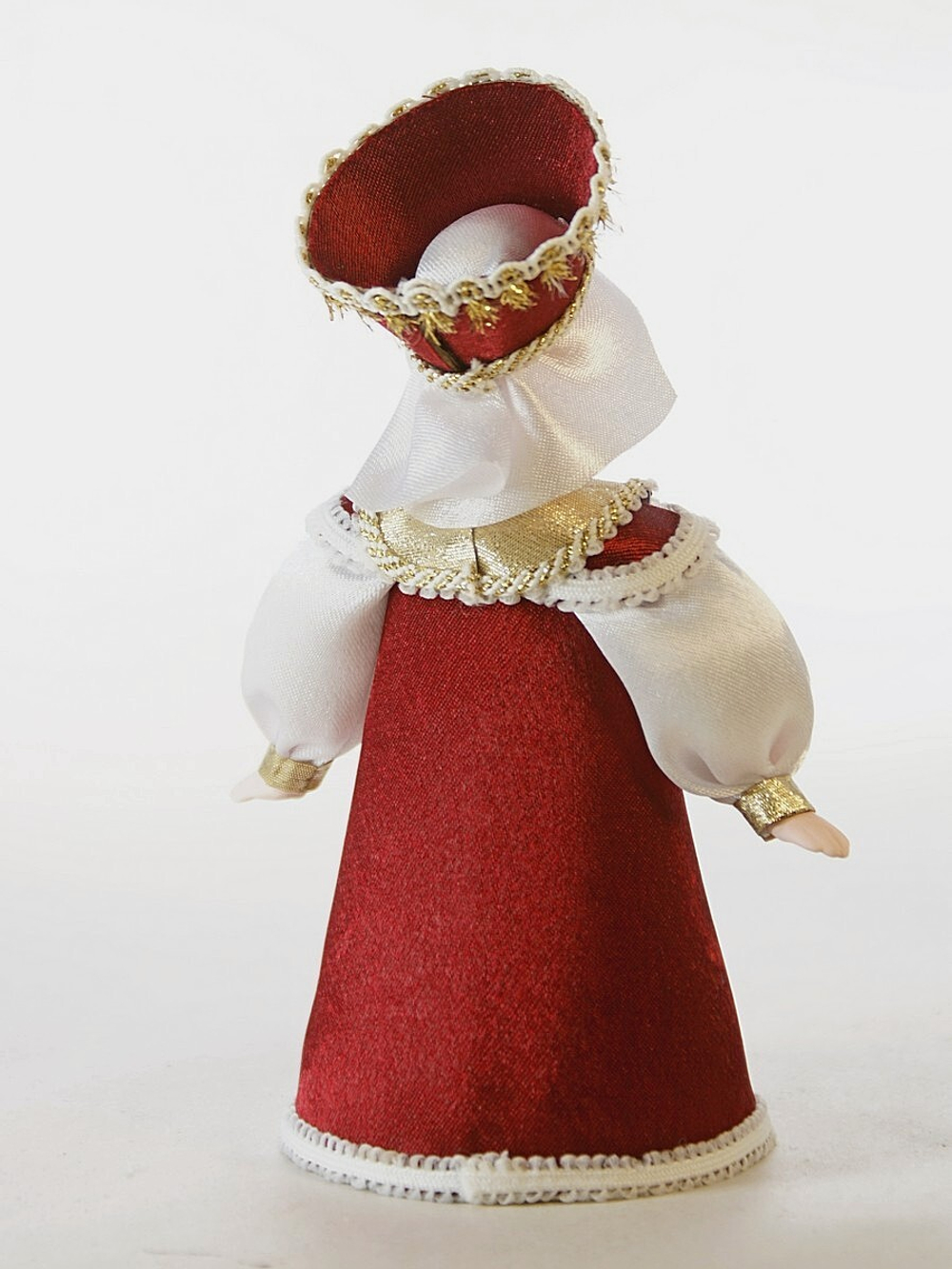 Кукла сувенирная фарфоровая Княгиня