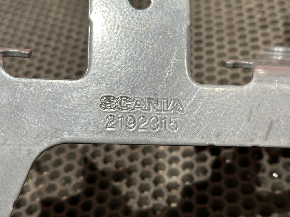 Кронштейн заливной горловины AdBlue