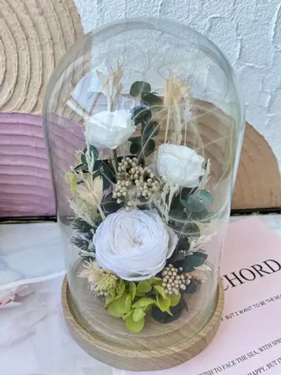 натуральные пионы в стекле