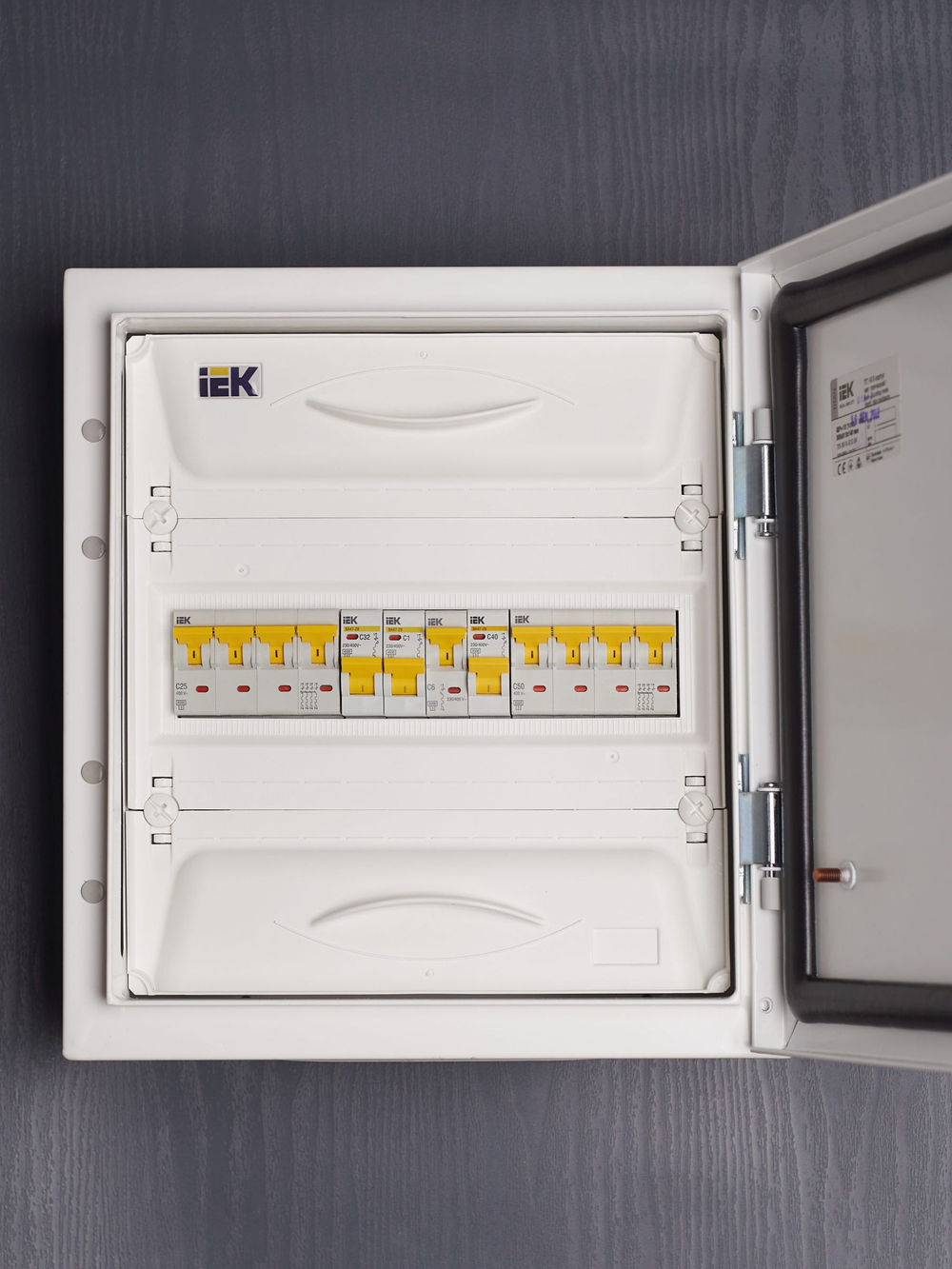 KARAT Автоматический выключатель ВА47-60M 1P C 6А 6кА IEK