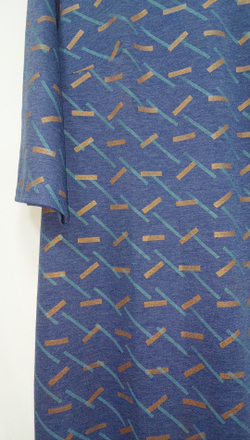 Платье женское на работу по фигуре праздничное повседневное на пуговицах вязаное плотное осеннее весеннее зимнее офисное футлярное синее голубое принт большой размер 54 плотное трикотаж вискоза с карманами рукав 3/4 силуэтное