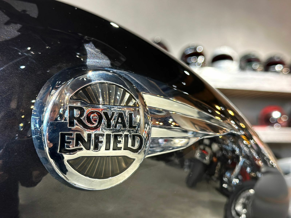Royal Enfield Super Meteor 650 Astral Blue (Base)
