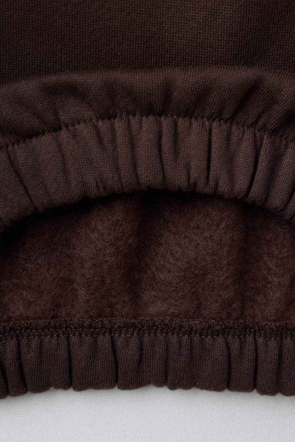 ZARA ТОЛСТОВКА С КОНТРАСТНОЙ ВЫШИВКОЙ, ШОКОЛАДНЫЙ