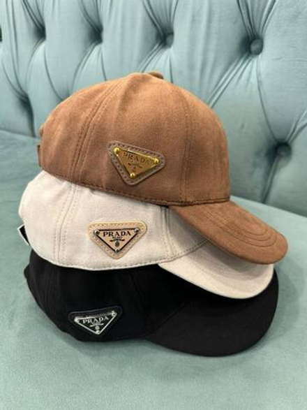 Кепка Prada