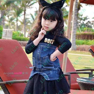 Толстовка с джинсовой вставкой в виде перевернутой рубашки