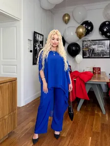 Костюм со шлейфом УК-052-3 Fabrika