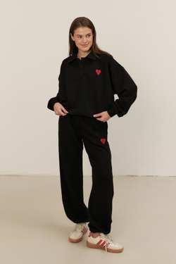 Поло с сердечком, черное