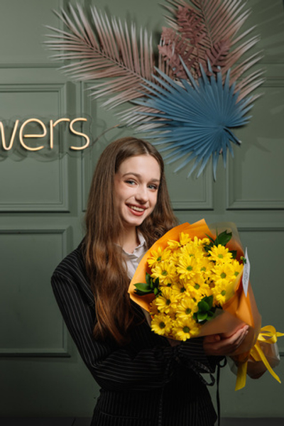 Моно букет из жёлтых хризантем