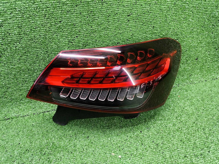 Фонарь правый внешний Mercedes E W213 (2020-2023)