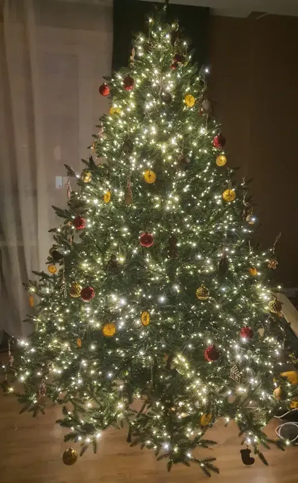 Елка с гирляндой встроенной «Престиж» (Литая хвоя) от 1,2 м до 3 м