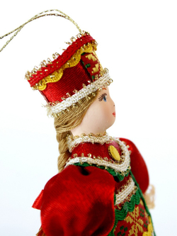 Кукла-подвеска Девушка в русском костюме.
