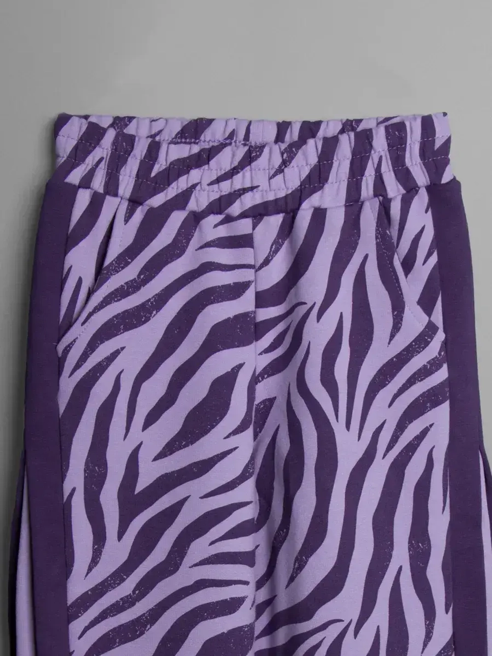 Костюм для девочки на осень